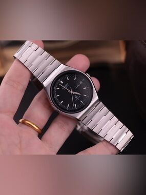 Vintage 1978 Seiko Quartz Type II 7546-8090 Men’s Watch, English-Kanji Day/Date